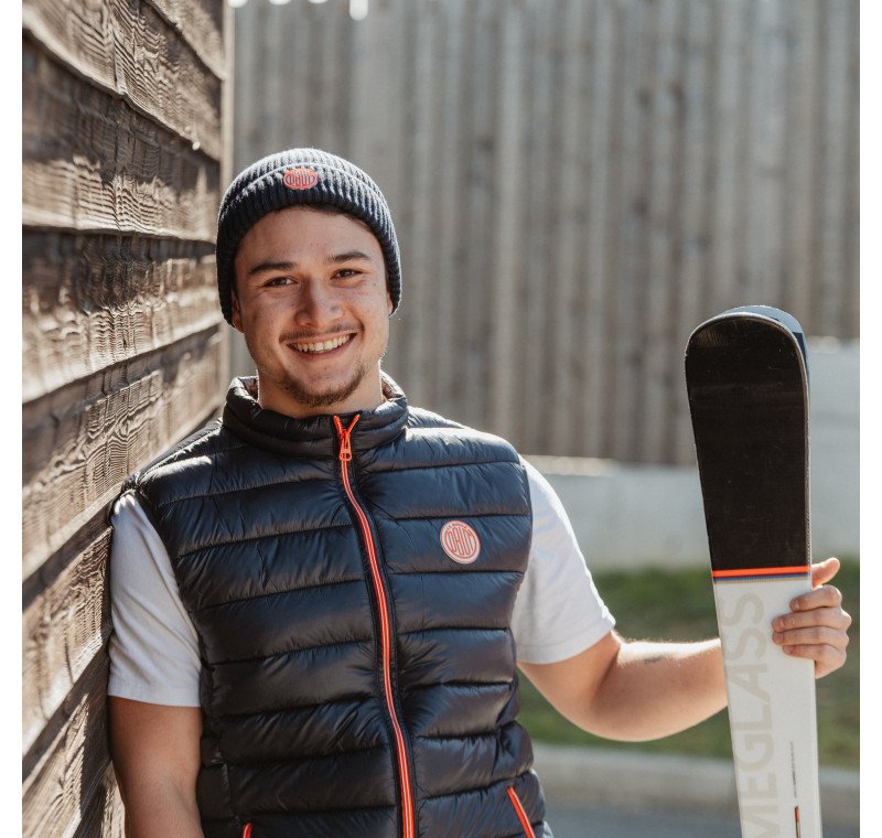 Blauer Beanie mit Vintage-Logo von Obut